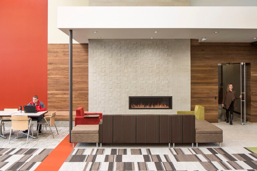 More Photos Of 1117-1125 Deming Way, Madison Office For Lease