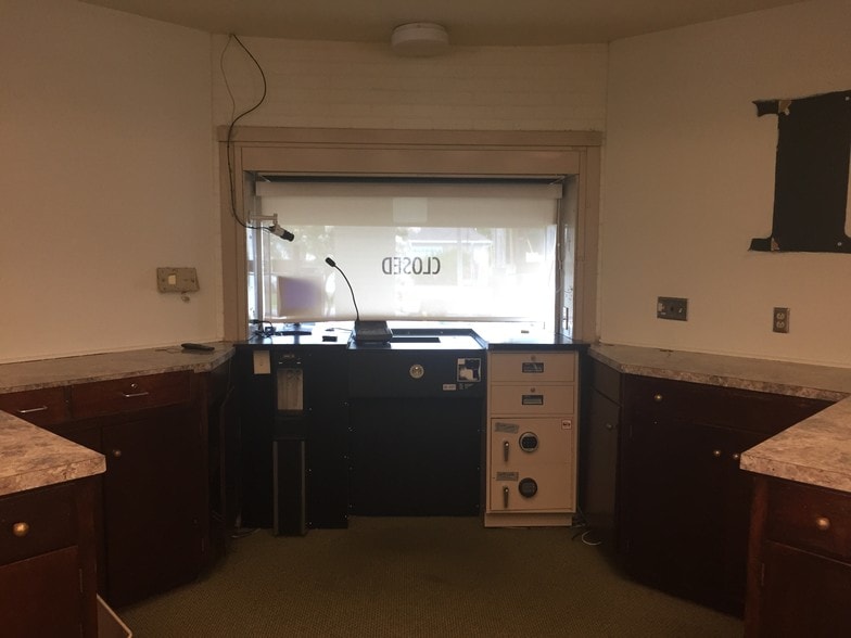 More Photos Of 5385 Veterans Pky, Columbus Freestanding For Sale