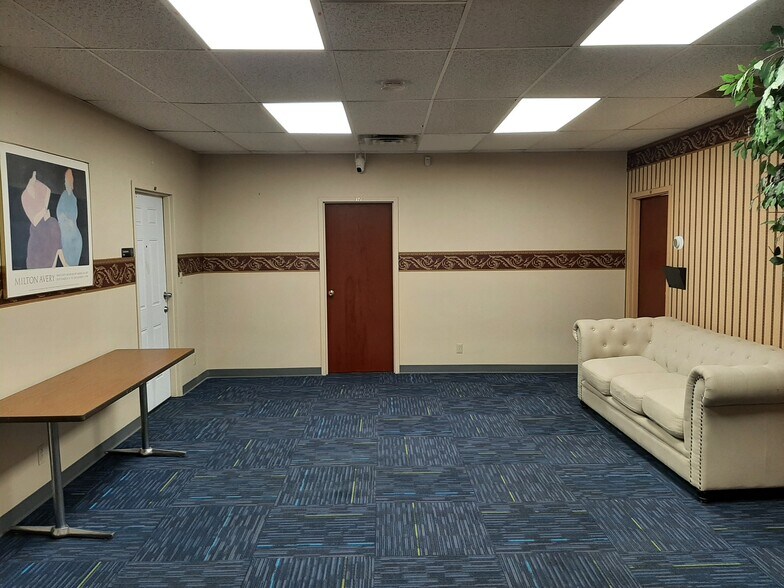 More Photos Of 1437 Main St, Buffalo Office For Lease