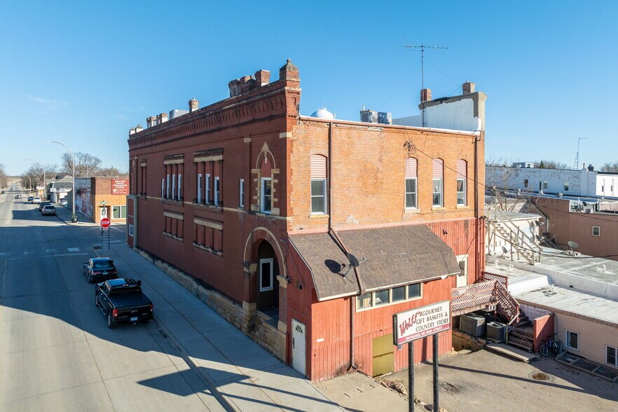 More Photos Of 138 N Main St, Janesville Storefront Retail Residential For Sale
