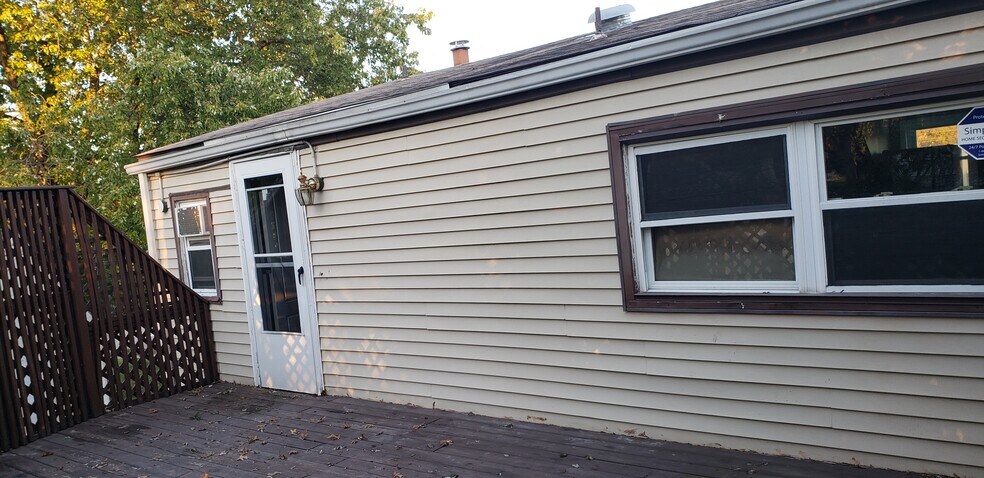 More Photos Of 1303 Veterans Hwy, Bristol Office For Sale