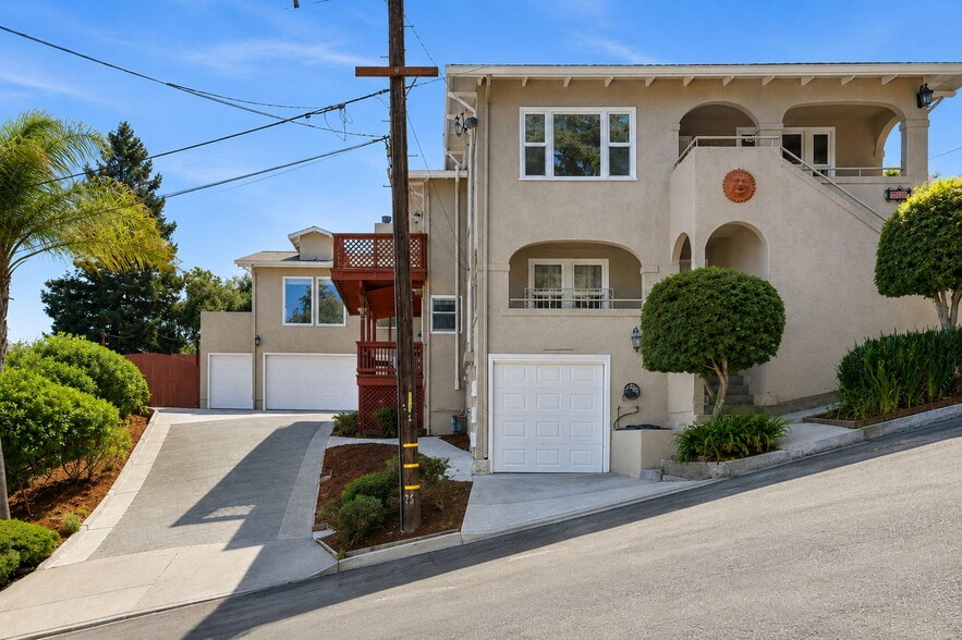 More Photos Of 1135 5th Ave, Crockett Apartments For Sale