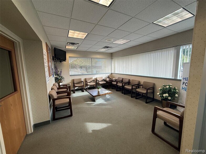 More Photos Of 4007 W Court St, Flint Medical For Sale