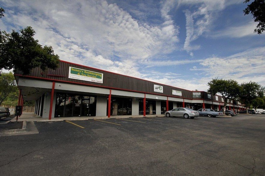 More Photos Of 4700 Loyola Ln, Austin Unknown For Lease