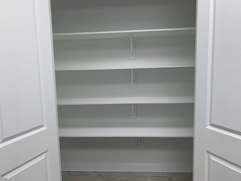 More Photos Of 1402 S Custer Rd, McKinney Unknown For Lease