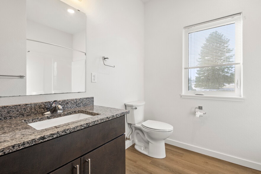 More Photos Of 120 & 124 W Hatting St, Luverne Apartments For Sale