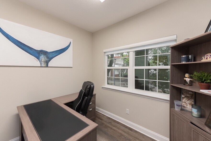 More Photos Of 77-87 Bay Bridge Dr, Gulf Breeze Office For Sale