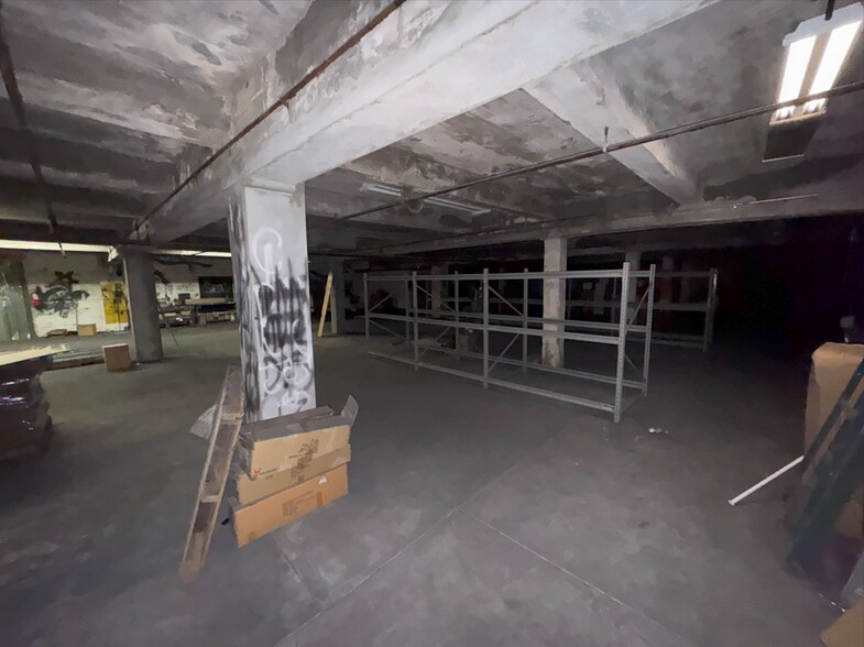 More Photos Of 450 Austin Pl, Bronx Warehouse For Lease