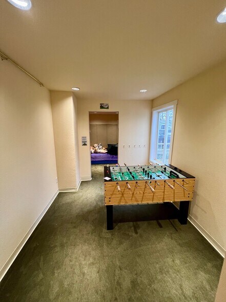 More Photos Of 252 NW 4th Ave, Canby Office For Sale