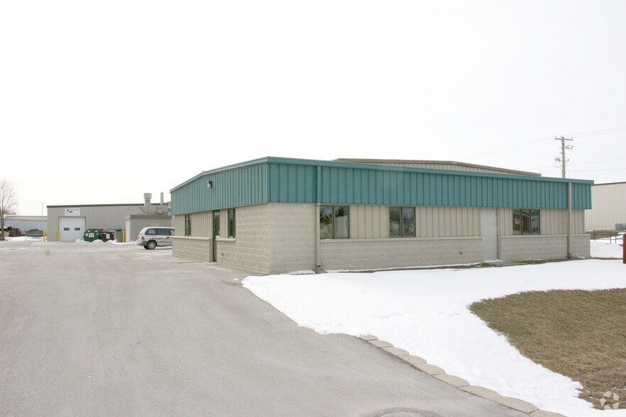 More Photos Of 851 Forest Ave, Sheboygan Falls Warehouse For Lease