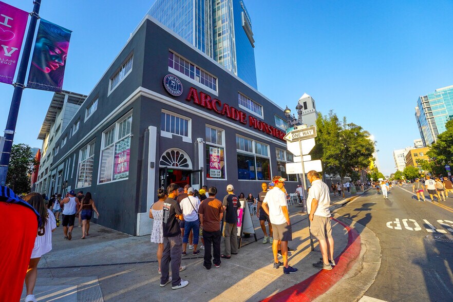 More Photos Of 704 J St, San Diego General Retail For Sale