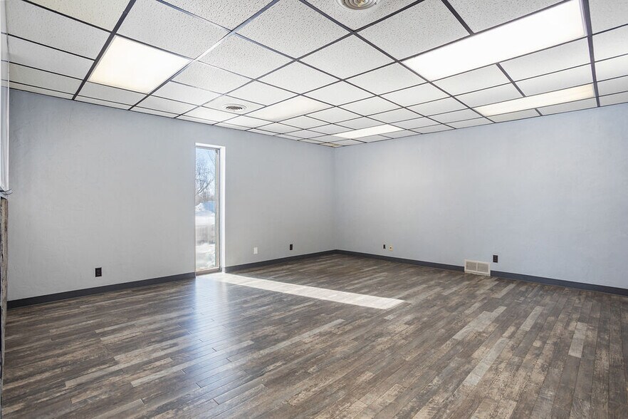 More Photos Of 50101 Highway 52 N, Kenmare Warehouse For Sale