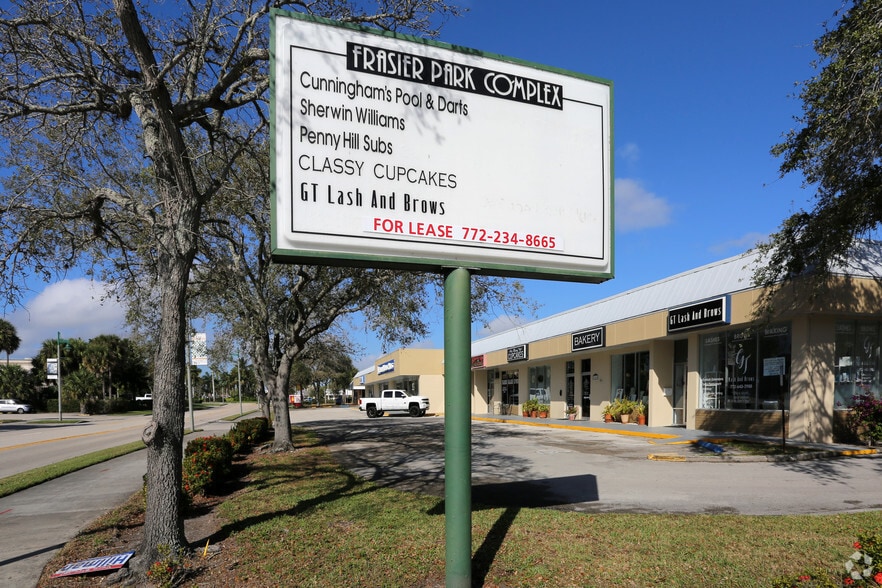 More Photos Of 702-736 21st St, Vero Beach Storefront For Lease