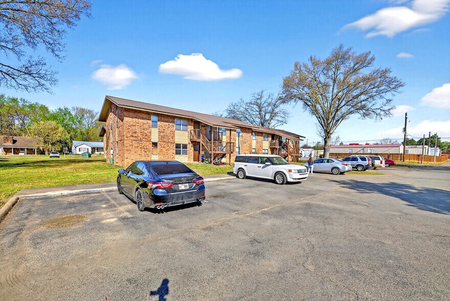 More Photos Of 1703 E Market Ave, Searcy Apartments For Sale