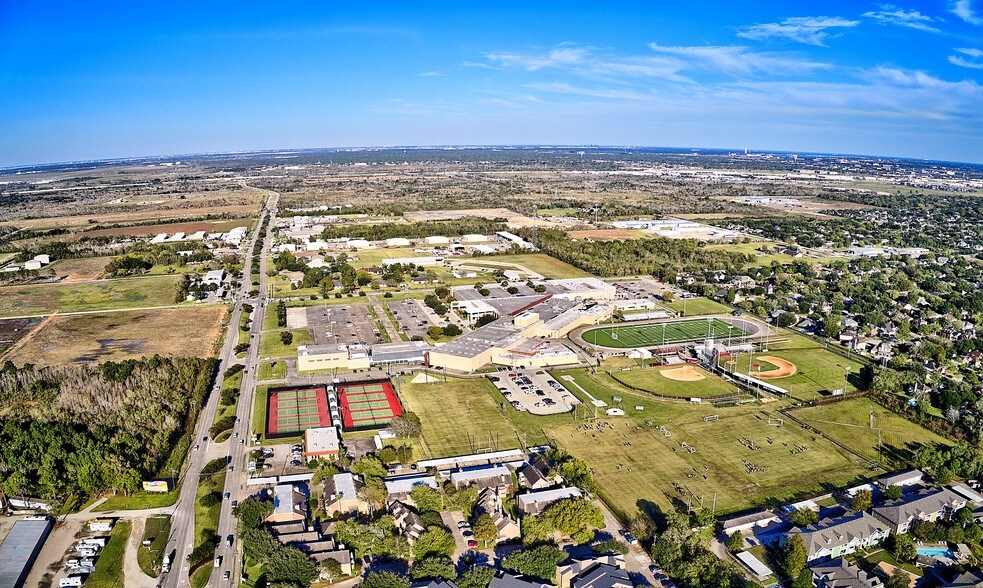 More Photos Of 5033 FM 2351 Rd, Friendswood Storefront Retail Office For Lease
