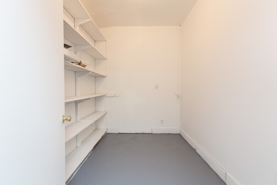 More Photos Of 1248 S Fairfax Ave, Los Angeles Light Manufacturing For Sale