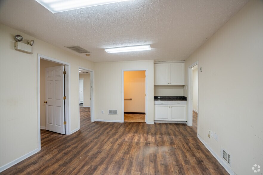 More Photos Of 9296 S Main St, Jonesboro Service For Sale
