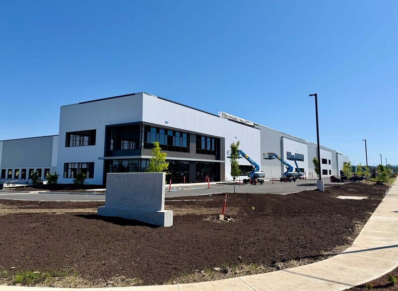 More Photos Of 2625 NE Huffman Rd, Hillsboro Unknown For Lease