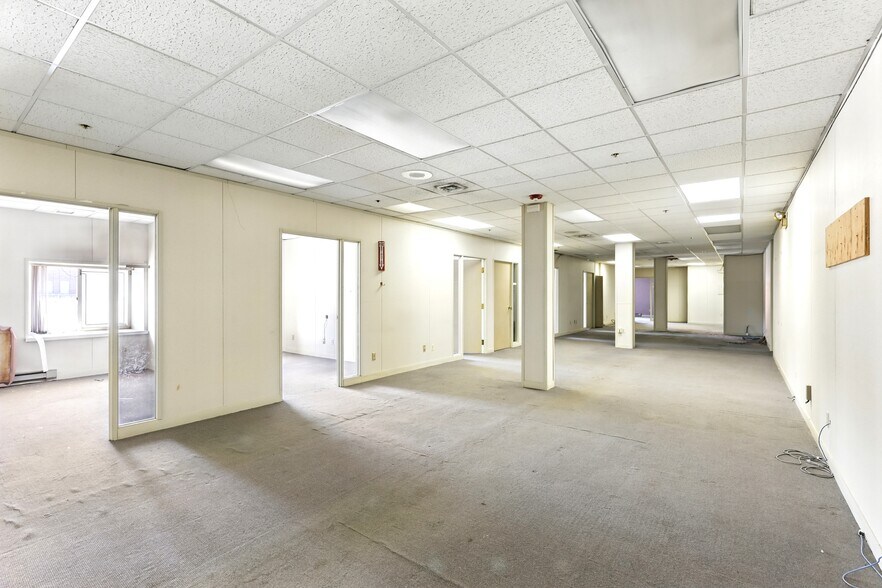 More Photos Of 1 Bigelow St, Holyoke Industrial For Sale