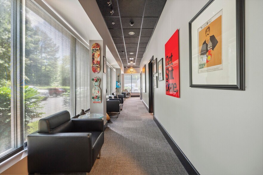More Photos Of 3120 Latrobe Dr, Charlotte Showroom For Lease