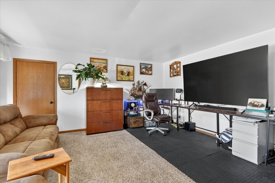 More Photos Of 11802 N Charley Bluff Rd, Milton Restaurant For Sale