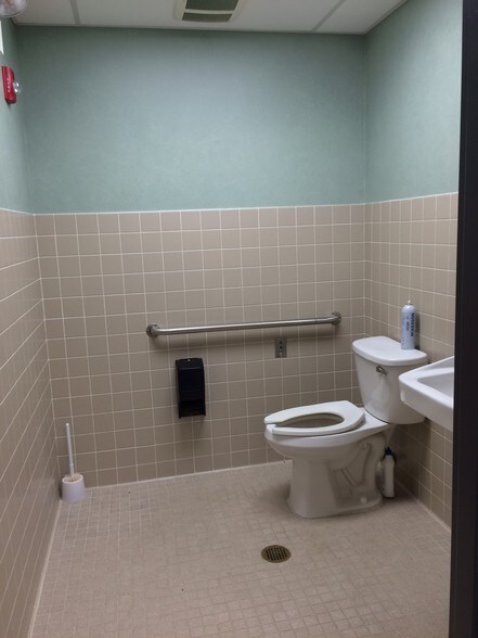 More Photos Of 2715 N Central Ave, Chicago Medical For Sale