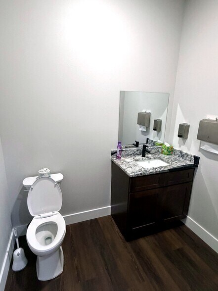 More Photos Of 4708 Lena Rd, Bradenton Warehouse For Sale
