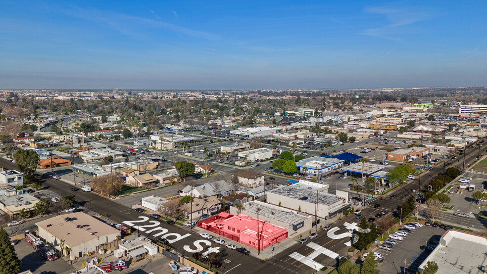 Primary Photo Of 2201 H St, Bakersfield Office For Sale