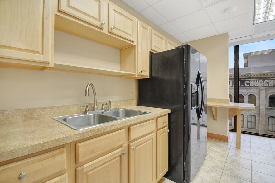 More Photos Of 233 E Bay St, Jacksonville Office For Lease