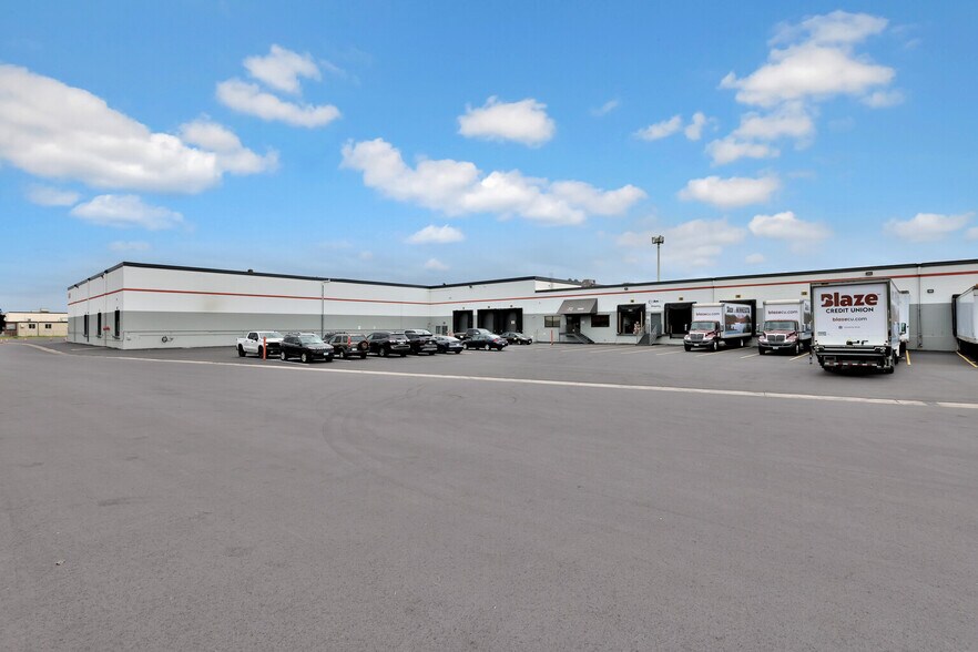 More Photos Of 5320-5400 Main St NE, Fridley Warehouse For Lease