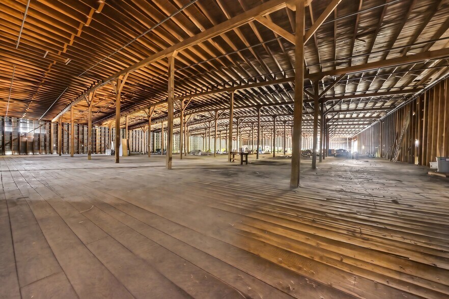 More Photos Of 237 Loretta St, Greeneville Industrial For Sale