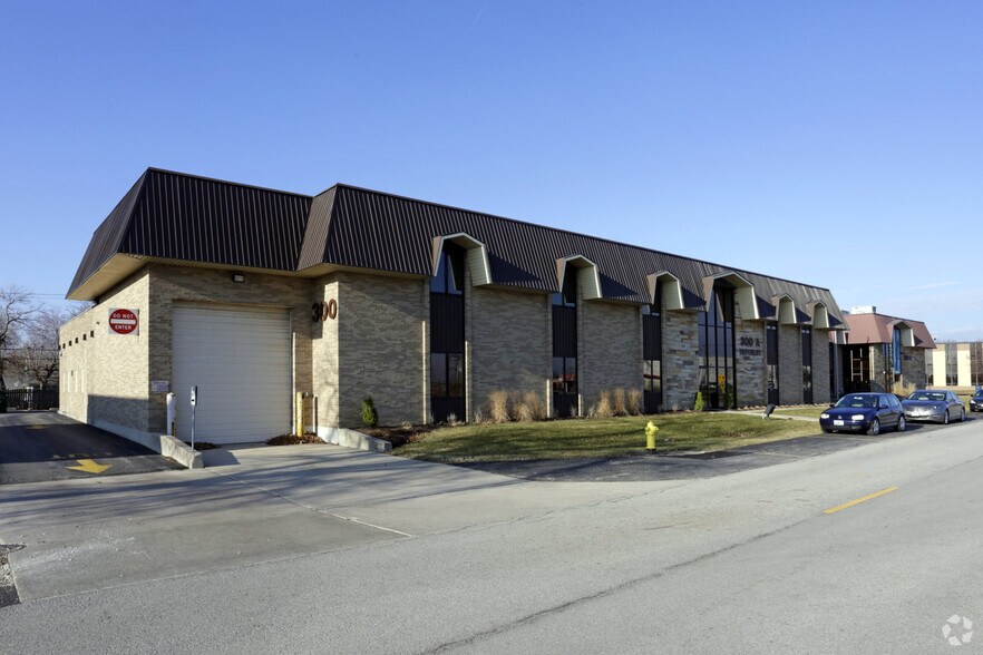 More Photos Of 300 W Lake St, Elmhurst Office For Sale