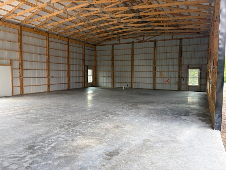More Photos Of E 17th Street St, Springfield Unknown For Lease