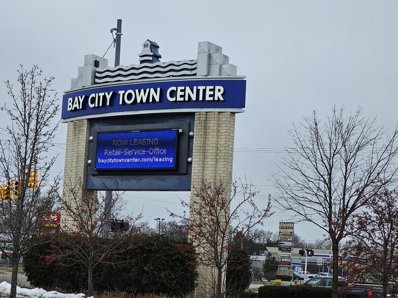 More Photos Of 4129 Wilder Rd, Bay City General Retail For Sale