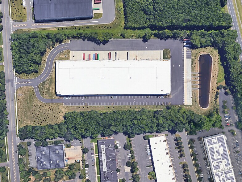 More Photos Of 2555 Kuser Rd, Hamilton Warehouse For Lease