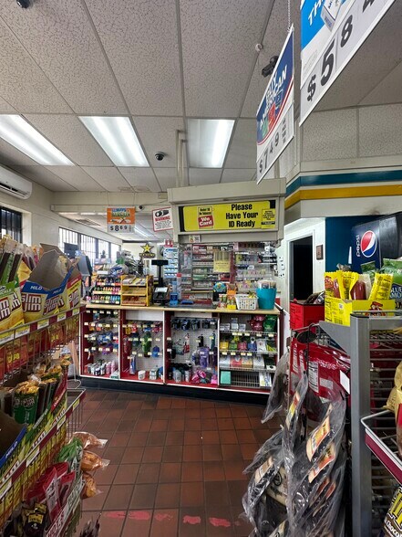 More Photos Of 1620 Carlisle Blvd SE, Albuquerque General Retail For Sale
