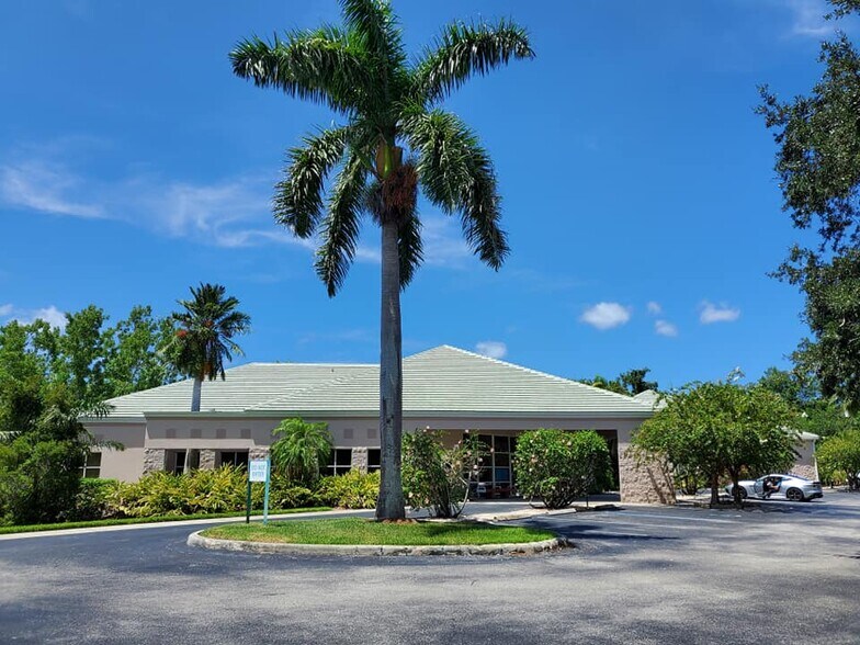 More Photos Of 5601 21st Ave W, Bradenton Office For Lease