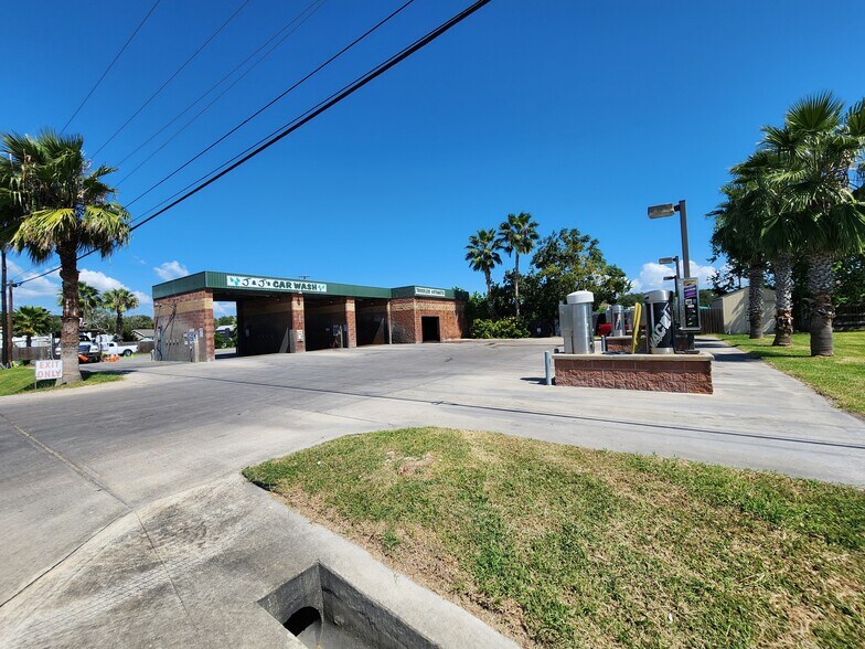 More Photos Of 3516 Highway 35 N, Fulton General Retail For Sale