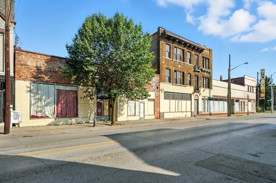 More Photos Of 6105-6117 Vine St, Cincinnati Storefront Retail Residential For Sale