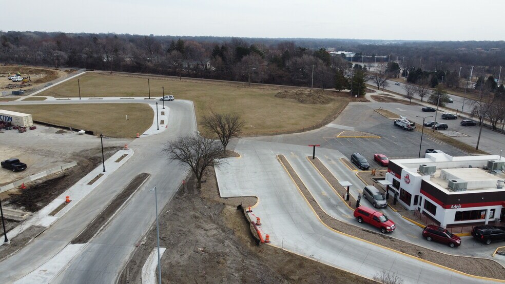 More Photos Of 4200 S 27th St, Lincoln Restaurant For Sale