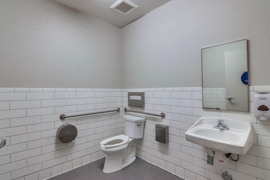 More Photos Of 6526-6530 El Cajon Blvd, San Diego Unknown For Lease