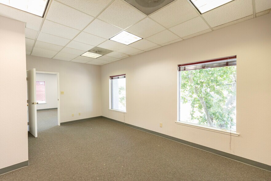 More Photos Of 3000 T St, Sacramento Office For Lease