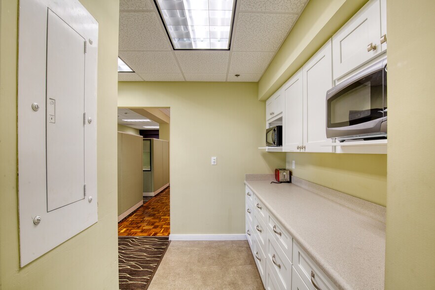 More Photos Of 140 S Atlantic Ave, Ormond Beach Office For Lease