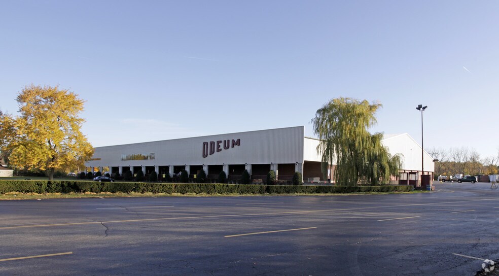 More Photos Of 1033 North Villa Ave, Addison Theater Concert Hall For Sale