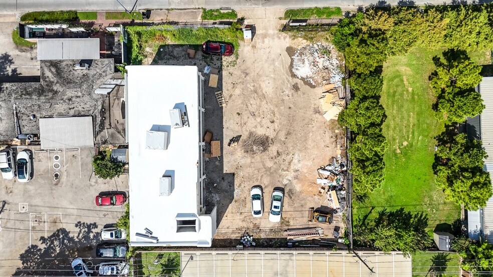 More Photos Of 2235 Richmond Ave, Houston Storefront For Lease