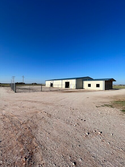 More Photos Of 13441 US Highway 60, Arnett Warehouse For Lease
