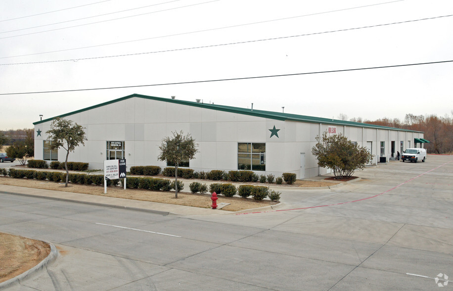 Primary Photo Of 310 E Trinity Blvd, Grand Prairie Warehouse For Lease