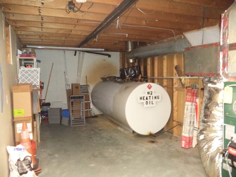 More Photos Of 92 Londonderry Tpke, Manchester Auto Dealership For Sale