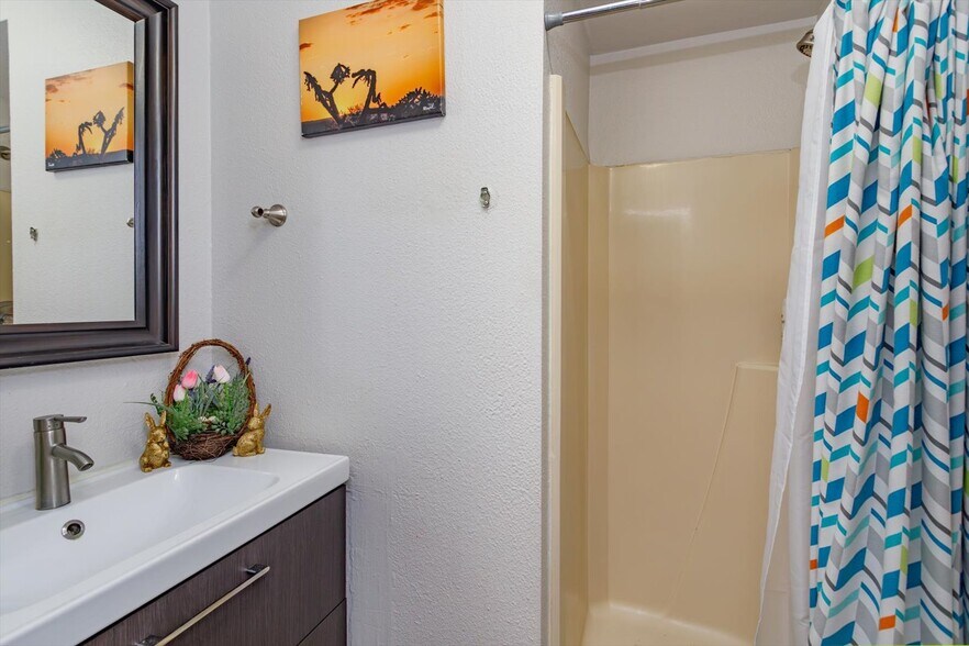 More Photos Of 37 Hill Ave, Orlando Flex For Sale