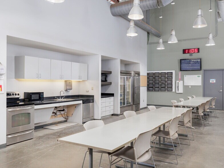 More Photos Of 7207 W FM 696, Elgin Industrial For Sale